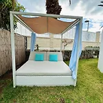 Dom wakacyjny 2 Bedrooms With Amazing View And Private Jacuzzi *