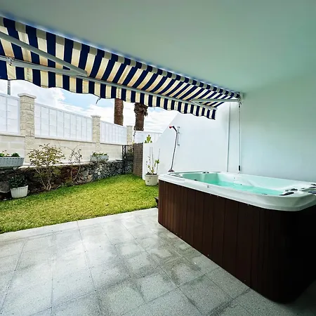 2 Bedrooms With Amazing View And Private Jacuzzi * أذيخي
