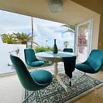 2 Bedrooms With Amazing View And Private Jacuzzi Сasa de vacaciones