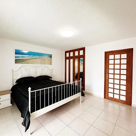 2 Bedrooms With Amazing View And Private Jacuzzi Casa de Férias Costa Adeje (Tenerife)